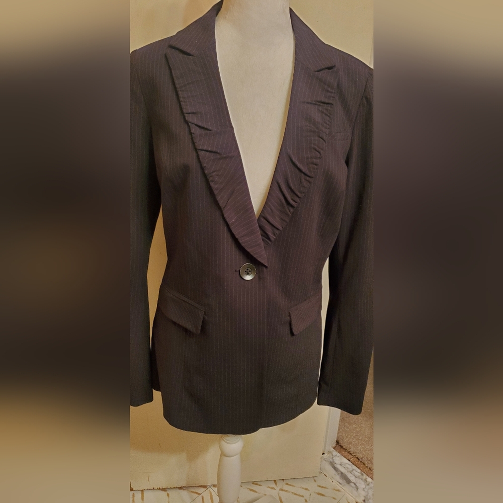 Cabi style# 601 Pinstripe blazer sz 6, black and pink,